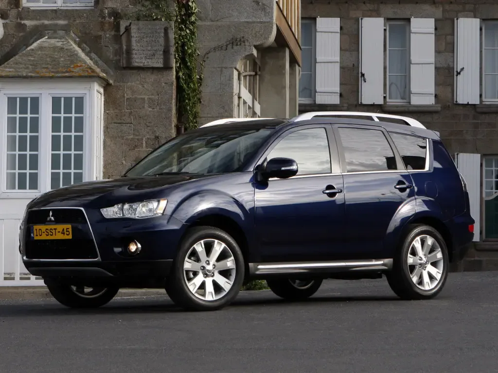 Mitsubishi Outlander 2 ( XL)