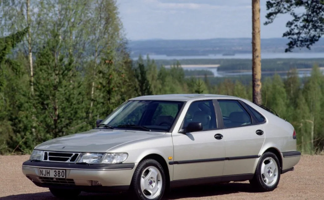 Saab 900 2