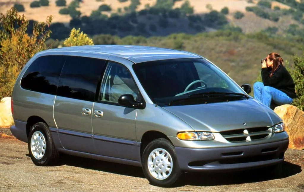 Dodge Caravan 3