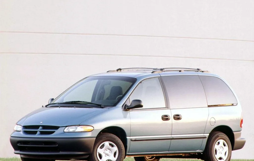 Dodge Caravan 3