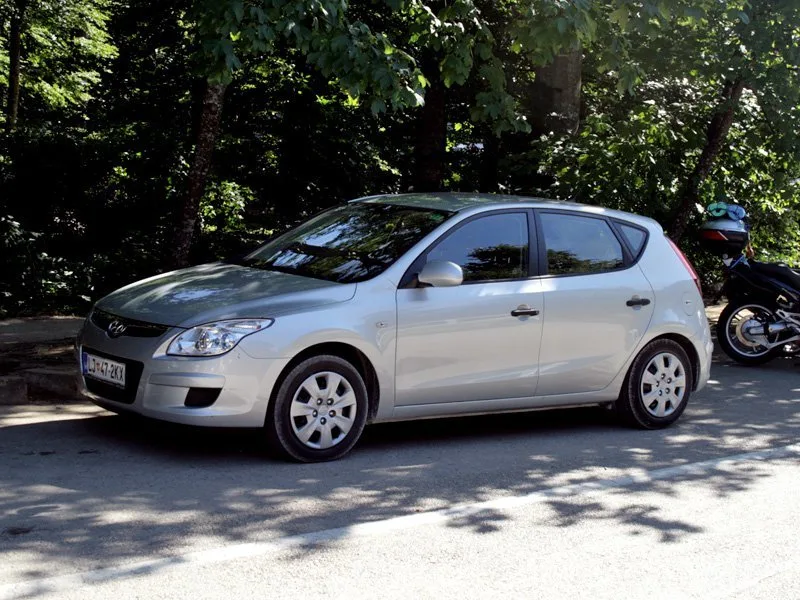 i30