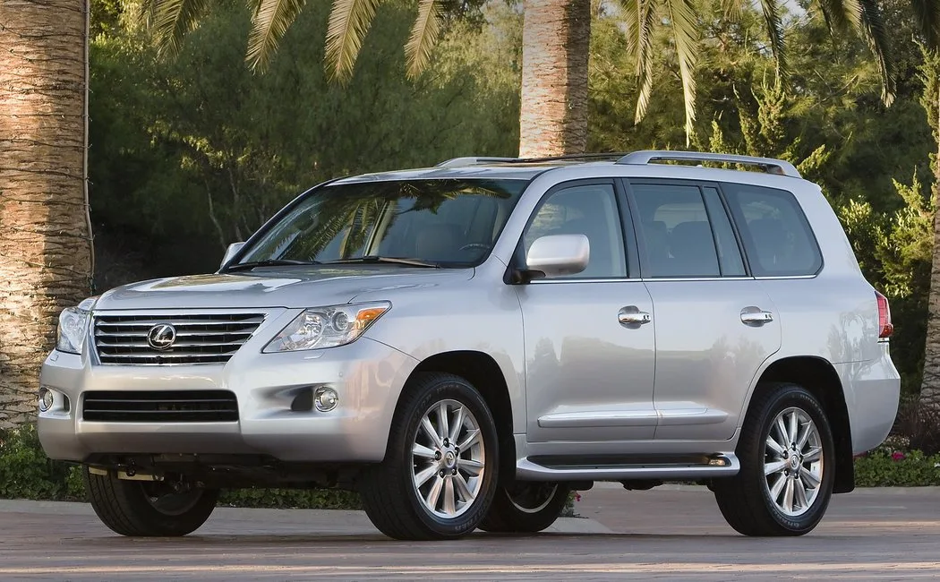 LX570